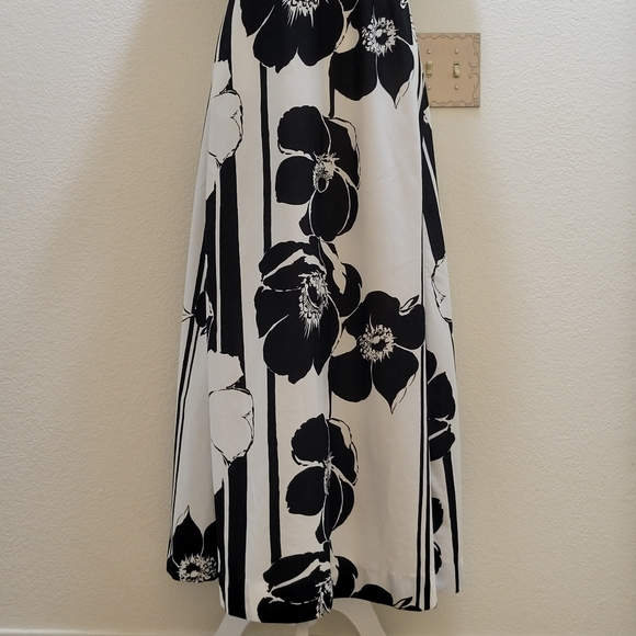 Maxi Dress - Picture 3 of 16